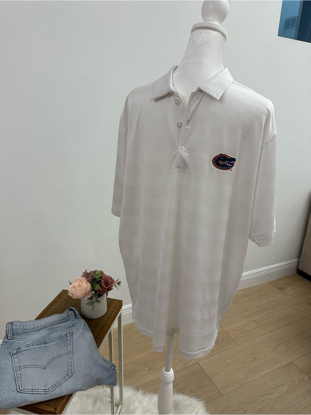 Antigua White Men's Polo with Embroidered Gators Patch